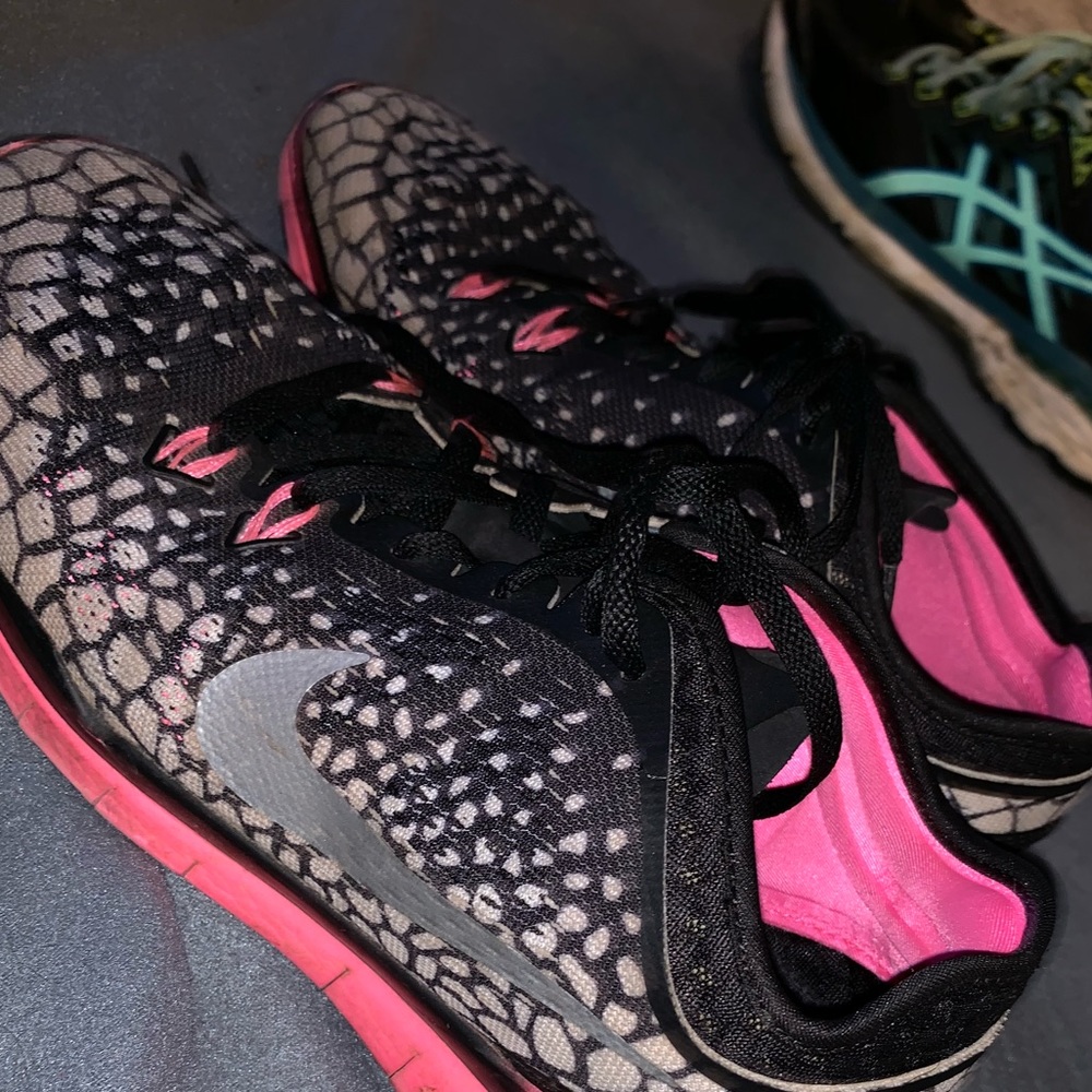 Nike Tennis Shoes